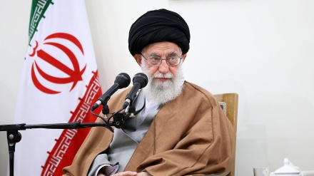 伊朗最高精神领袖向洛雷斯坦省的受灾群众赠送礼物