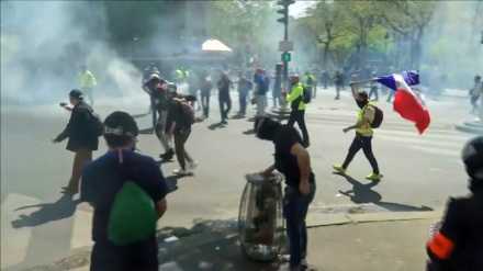 Franca heq dorë nga ligji i kontestuar i ndalimit të filmimit të policëve