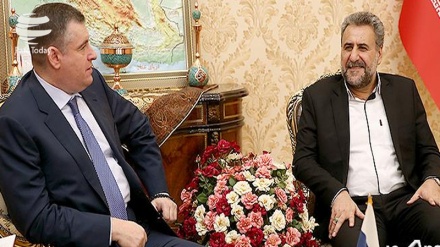 Falahatpişe:dünýäniň garaşsyz ýurtlary Amerikanyň garşysynda durup bilerler