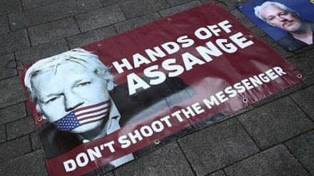 اعتراض فعالان آمریکایی به بازداشت جولیان آسانژ