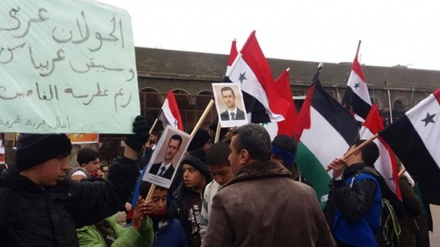 Protes Sanksi Uni Eropa dan AS, Rakyat Suriah Berunjuk Rasa 