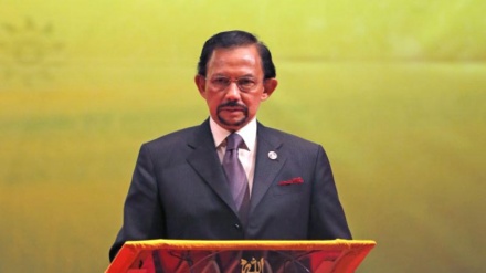 Sultan Brunei Darussalam Kunjungi Malaysia