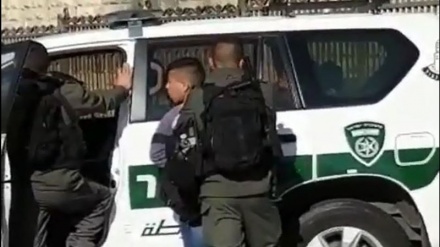 Pasukan Zionis Tangkapi Remaja Palestina