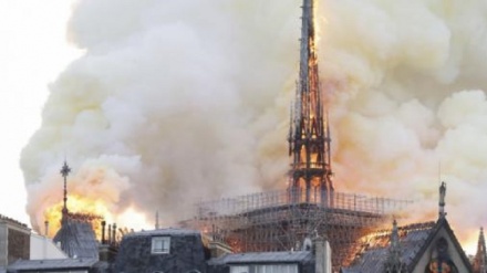 Francia, grosso incendio alla cattedrale Notre-Dame