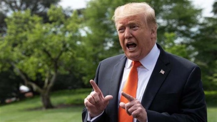 Trump threatens to send armed forces to border after Mexican guards confront US troops