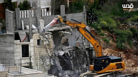 Buldoser Rezim Zionis Hancurkan Gedung Palestina