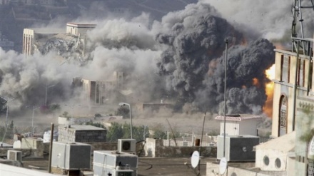 サウジ軍の戦闘機が、イエメン･サヌアを爆撃