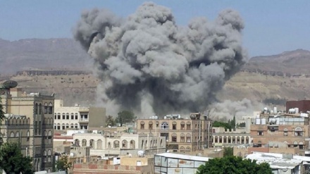 サウジ主導アラブ連合軍がイエメンの首都を攻撃、１３人が死亡