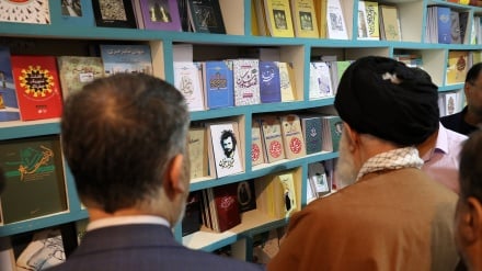 Líder iraní visita Feria Intr. del Libro de Teherán+fotos