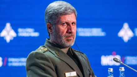 Hatami tacha de imposible reducir a cero exportación de potróleo persa