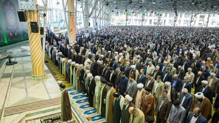 Shalat Jumat di Tehran, 5 April 2019