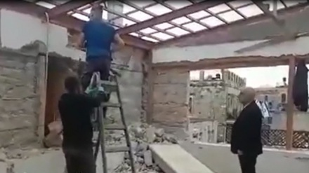 Nabeeh Hancurkan Rumahnya Sendiri untuk Hindari Denda