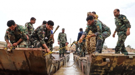 Pemasangan Jembatan Terapung di Khuzestan