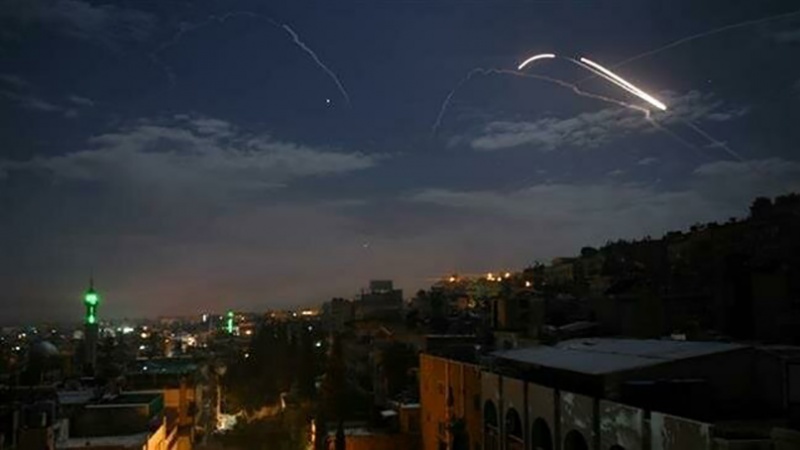 イスラエル軍が、シリア軍拠点を空爆