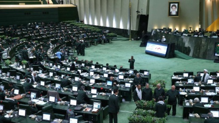 Reaksi Tegas Parlemen Iran atas Keputusan Terbaru AS