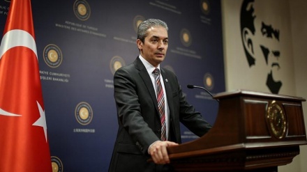 Turqia në përpjekje për tu përjashtuar nga sanksionet amerikane kundër naftës së Iranit

