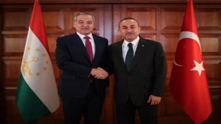 چاووش اوغلو: تصمیم آمریکا در قبال ایران گنده گویی است 