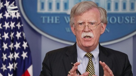 Bolton insta a Defensa de Venezuela a sumarse a golpistas