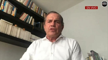 Excanciller ecuatoriano: Moreno favorece invasión de Venezuela