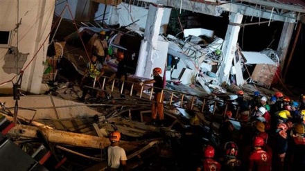 About 8 killed, dozens feared trapped after quake hits Philippines 