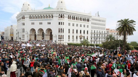 Maelfu ya Waalgeria waandamana baada ya rais mpya wa nchi hiyo kuapishwa