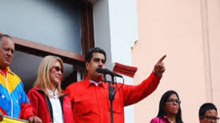 Maduro llama a defender Venezuela ante golpistas de oligarquía