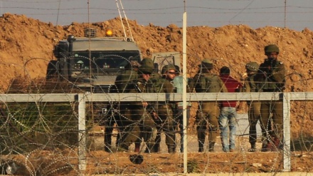 Gazze sınırında Filistinli genç şehit oldu