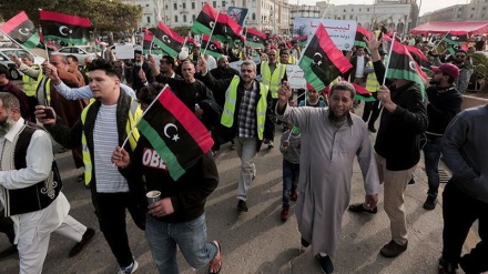 Libia, manifestazione a Tripoli contro governo