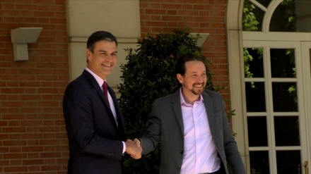 Pedro Sánchez recibe a Iglesias y a Rivera en la Moncloa