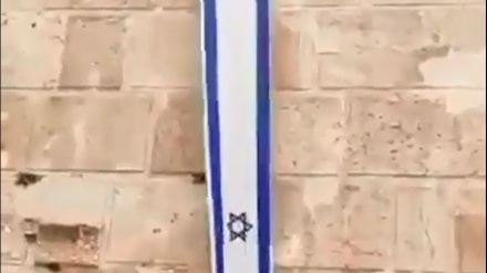 Pemukim Zionis Kibarkan Bendera Israel di Masjid al-Ibrahimi 