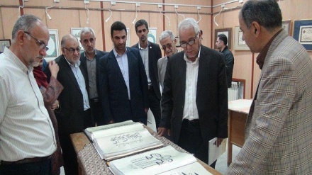 Tolışədə bə Ğıroni naxş jıey və xoşnıvıştey nımoyişqo