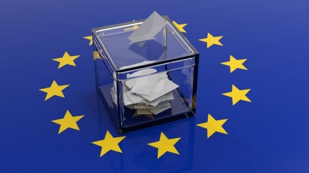 Ruling conservatives, social democrats collapse in EU elections