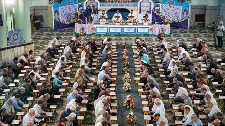 Tadarus di Kompleks Shah Abdul Azim Hasani (1)