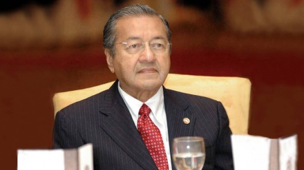 मलेशियाई प्रधानमंत्री कश्मीर पर अपने बयान पर अडिग