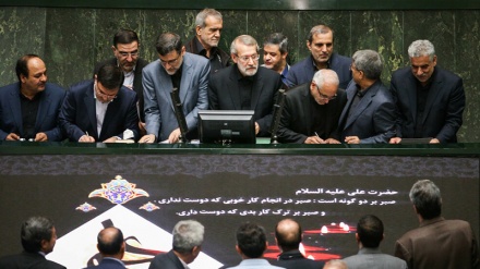 Deputetët e Parlamentit Islamik të Iranit: Ka filluar numërimi i sekondave të fundit të jetës së regjimit sionist