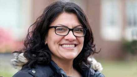 Një grua myslimane kryeson seancën e Kongresit të Amerikës