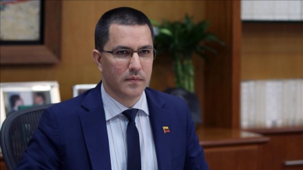 Canciller venezolano llega a Irán para afianzar nexos bilaterales