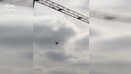 Video: Por tomarse una 'selfie', cae de edificio 