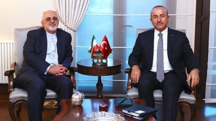 Zarif, Türk mevkidaşı ile görüştü