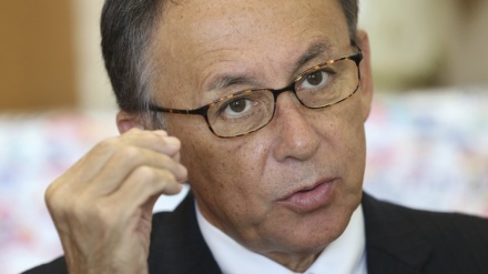 沖縄県知事が、同県駐留米軍の撤収を強調