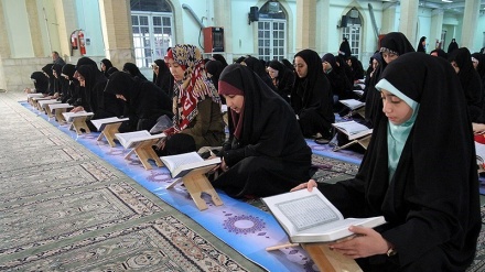 Tadarus di Huseiniyah Imam Khomeini ra (2)