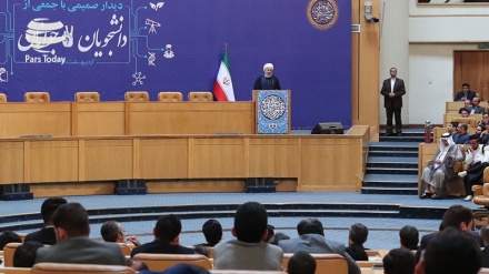 鲁哈尼：文明对话是伊朗伟大的思想和理论成就