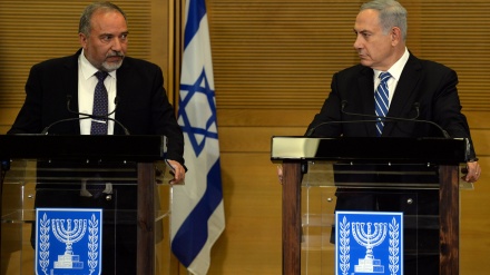 ट्रम्प और उनके दामाद को ज़ोरदार तमांचा, क्या बड़े गुरु नेतेन्याहू के साथ ही सेंचुरी डील भी धराशायी हो गयी?  अब्दुल बारी अतवान  का लेख 