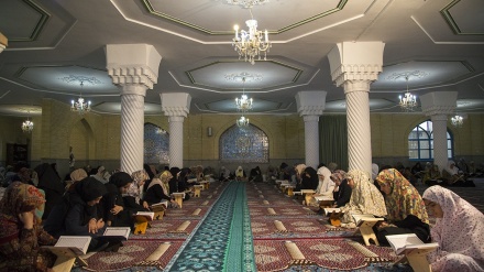 Tadarus di Masjid Jami' Sanandaj (1)
