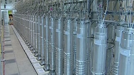 イラン、「近く核活動の一部を再開」