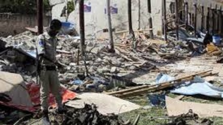 Somalia: kamikaze a Mogadiscio, 4 morti