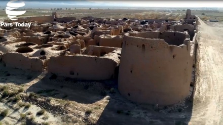 Puri Jannat Abad di Yazd