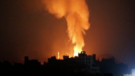 サウジ軍戦闘機が、イエメン・サヌアを爆撃