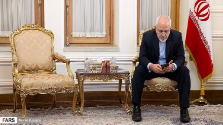 Zarif: l'Iran accoglie con favore il piano di Putin di creare un 