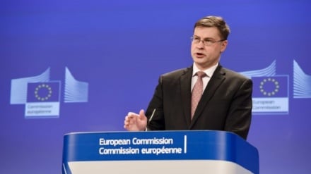 Dombrovskis eletto, lascia Commissione Ue
